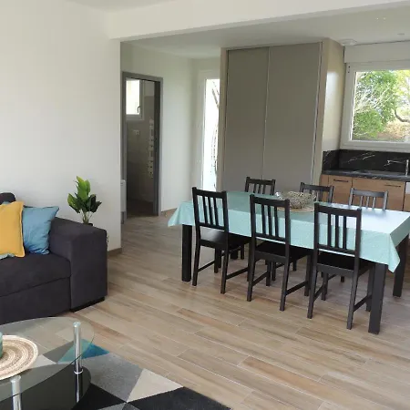 Entre Terre Et Baie *